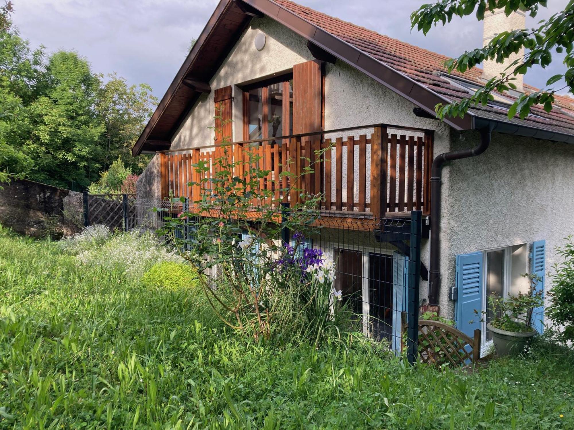 Sous Le Bon Toit Bed & Breakfast Belley Luaran gambar