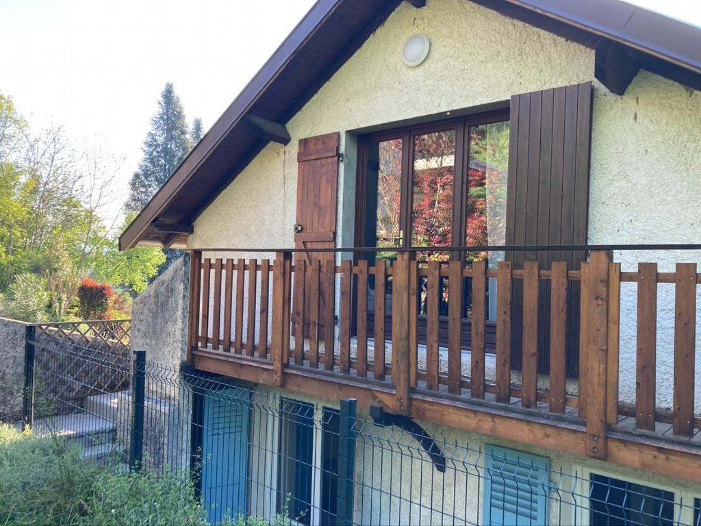 Sous Le Bon Toit Bed & Breakfast Belley Luaran gambar
